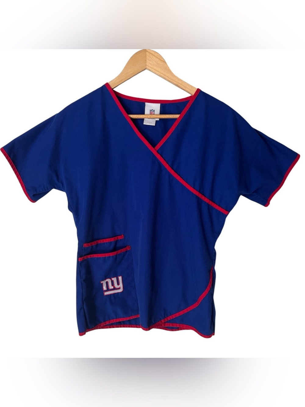 NFL Scrub Top New York Giants Football Pockets Medical Women’s Size Small